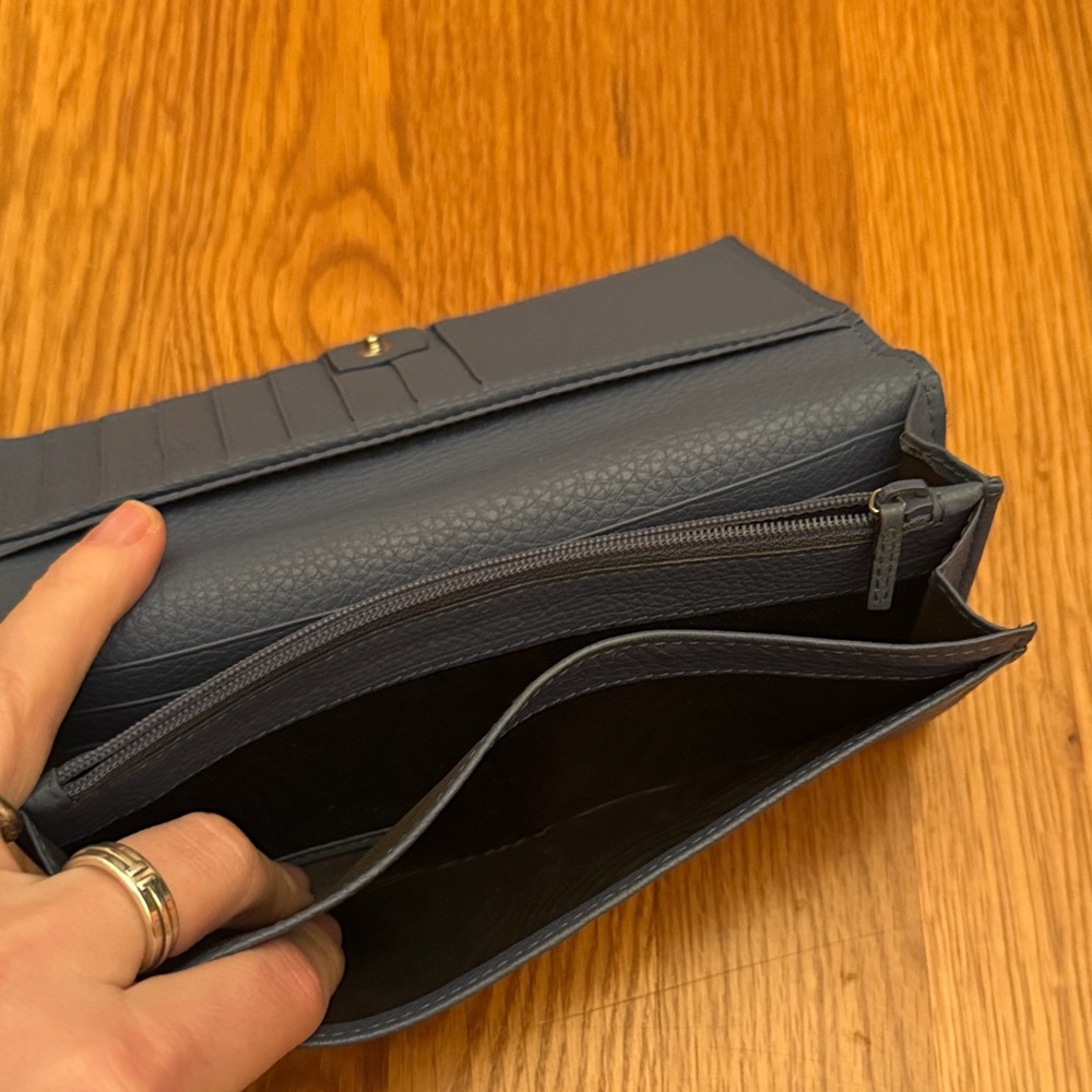 Gucci Long Leather Wallet - Picture 4 of 10